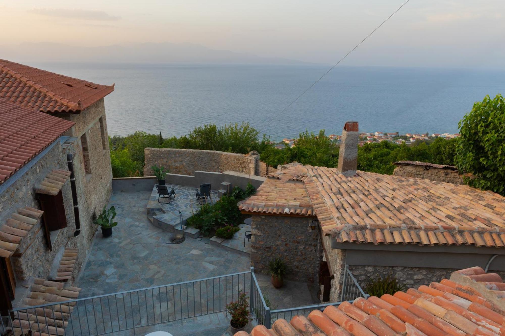 Fteri Stone House In Platanos, Akrata Appartement Buitenkant foto